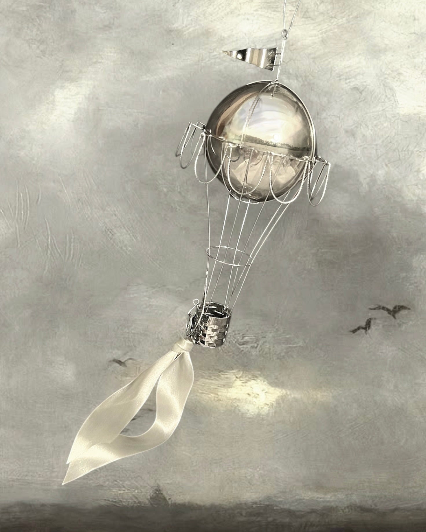 Vintage Hot Air Balloon Blown Glass & Wire Sculpture / Ornament